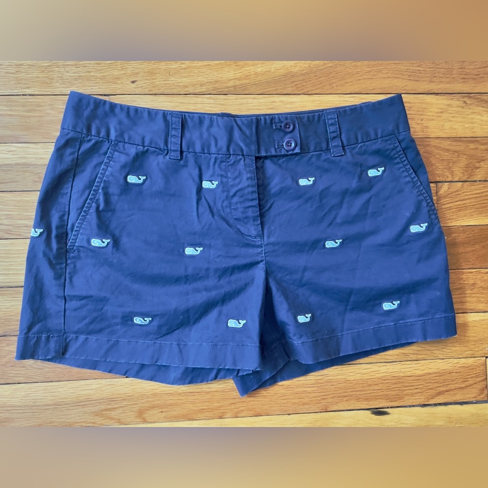 Awesome Vineyard Vine shorts Navy Blue Whale Print size 6 Shorts